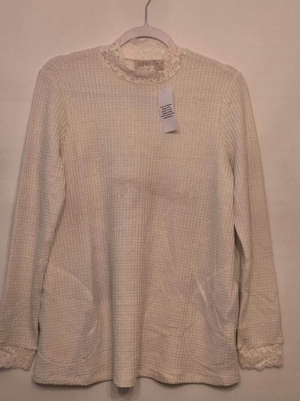 Logo Lori Goldstein Top Beige/Cream S Women's Casual Tee Shirt